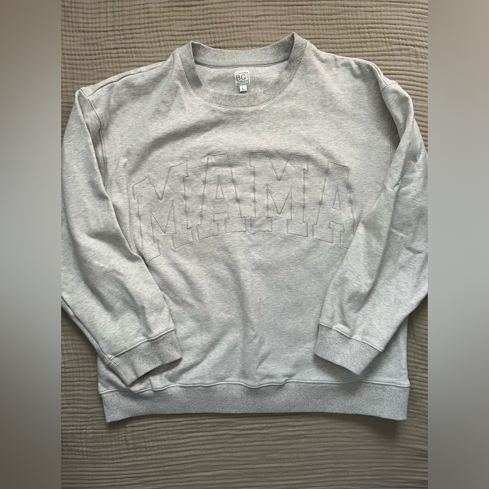 Large original fit Brooklyn Grace “Mama” sweatshirt in Heather gray